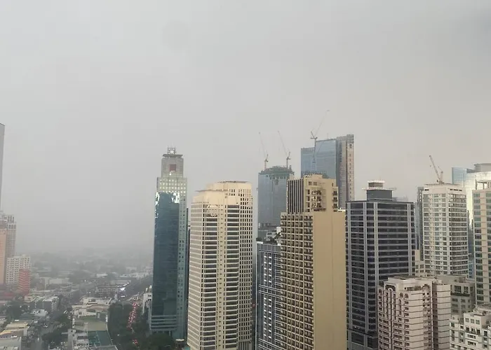 42nd Floor 2br With Amazing Views, Single Beds & 7 Pools Manila