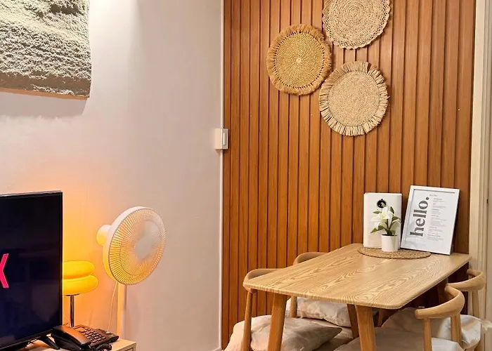 42nd Floor 2br With Amazing Views, Single Beds & 7 Pools Appartamento Manila