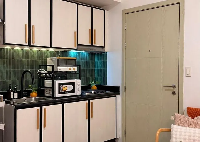 42nd Floor 2br With Amazing Views, Single Beds & 7 Pools * Manila